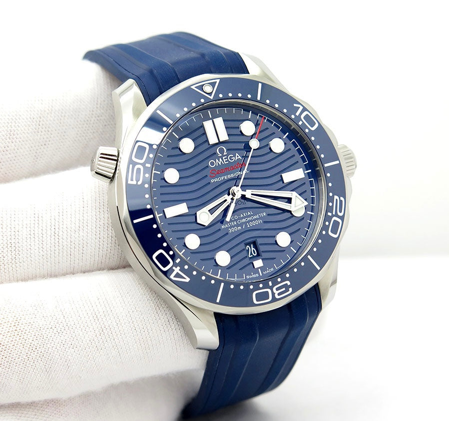 Omega Seamaster Diver 300M, blue ceramic dial with wavy patterns and blue rubber strap